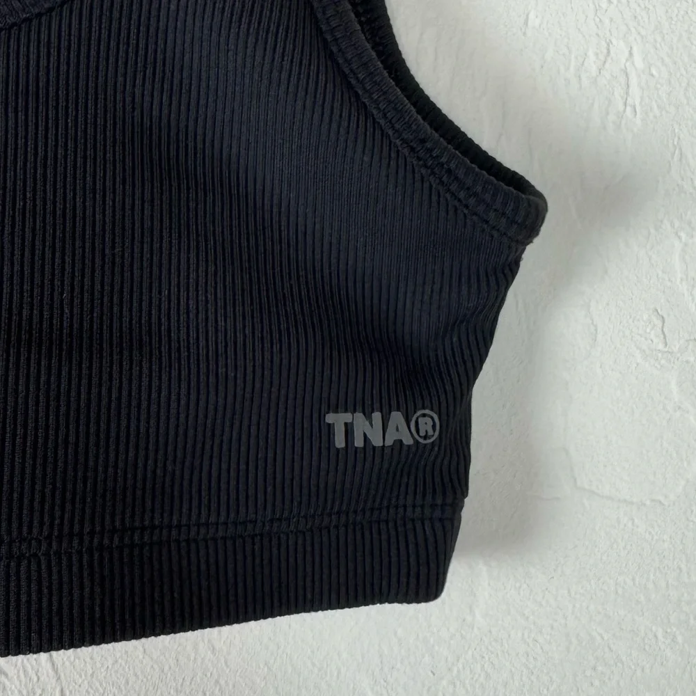 Aritzia TNA Formarib Mini Bra Top Bralette Pull On Crop Shirt Knit Ribbed Black - Picture 3 of 6